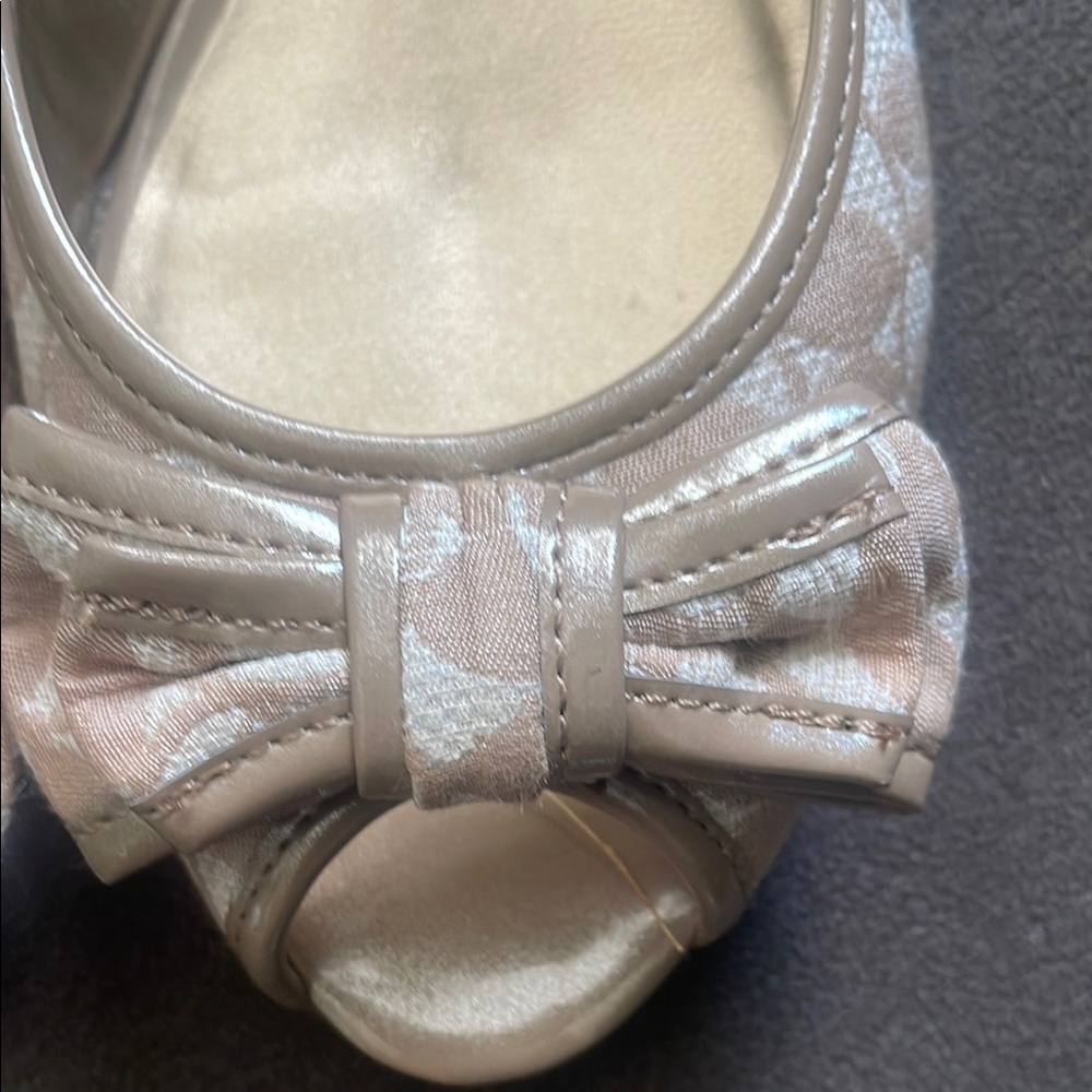 Anne Klein Taupe Peep-Toe Bow Kitten Heels Womens 6 Classic Preppy Girly - Picture 4 of 12